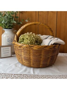 Vintage Woven Wicker Gathering Basket Round Rustic Farmhouse 11x11x8